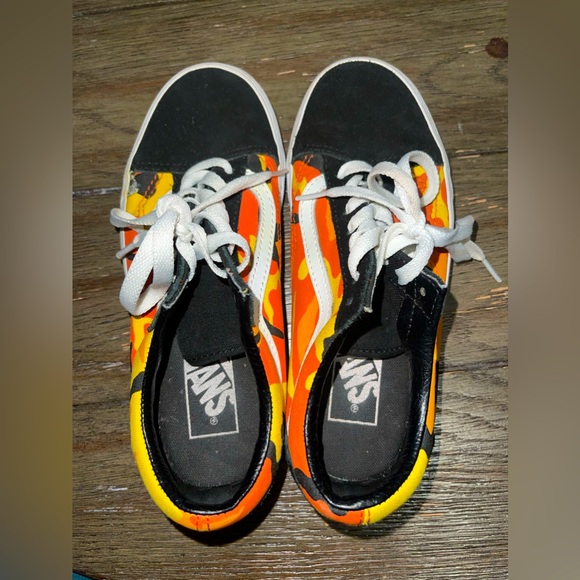Vans Shoes with Flames size 5.5 Women. - Picture 2 of 4